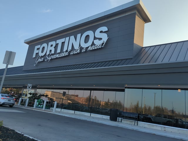 Fortinos storefront in Waterdown Ontario